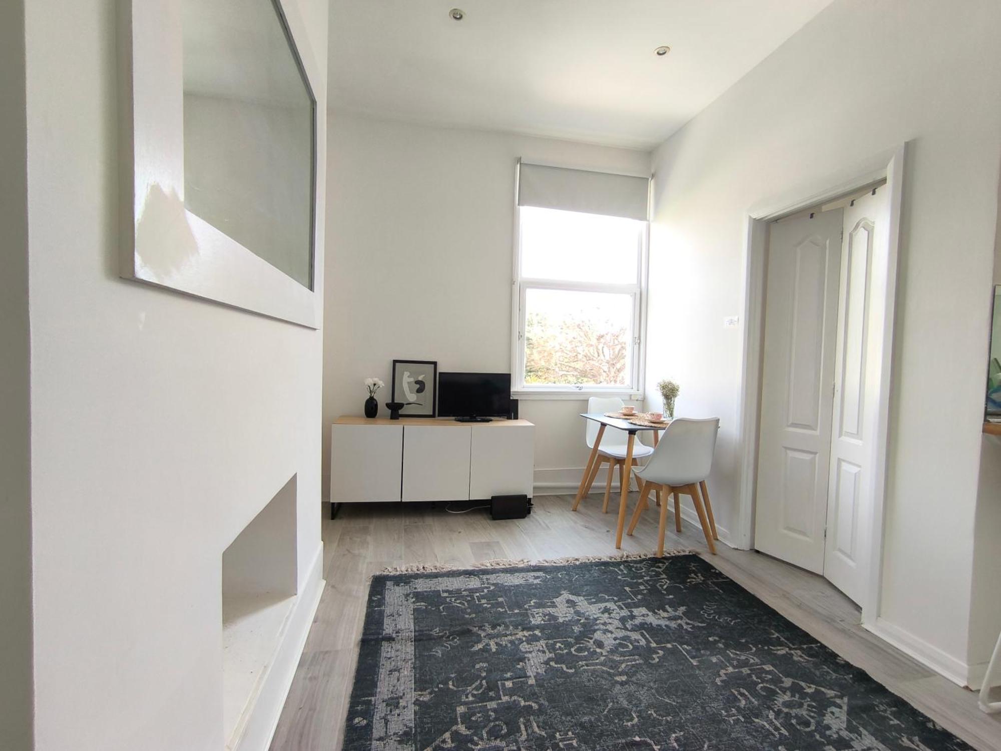 Bright Chiswick Apartment - Great Location Londra Exterior foto