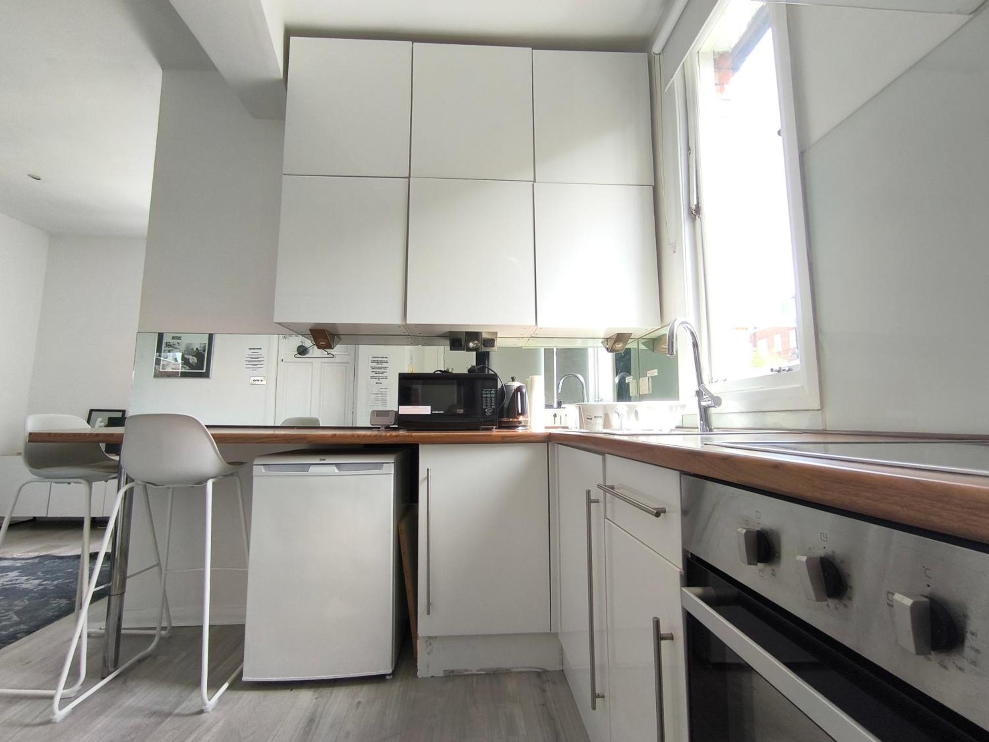 Bright Chiswick Apartment - Great Location Londra Exterior foto