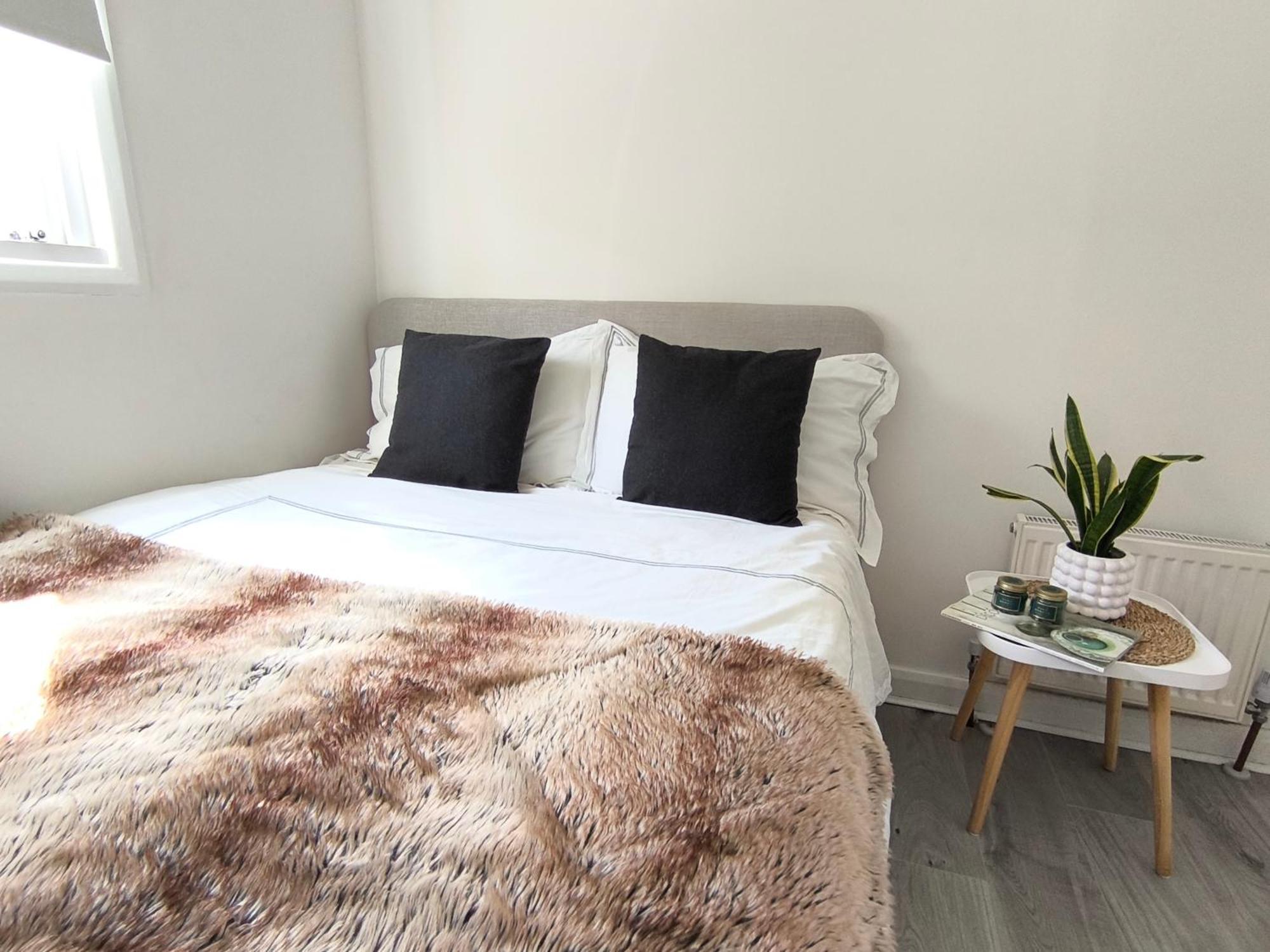 Bright Chiswick Apartment - Great Location Londra Exterior foto
