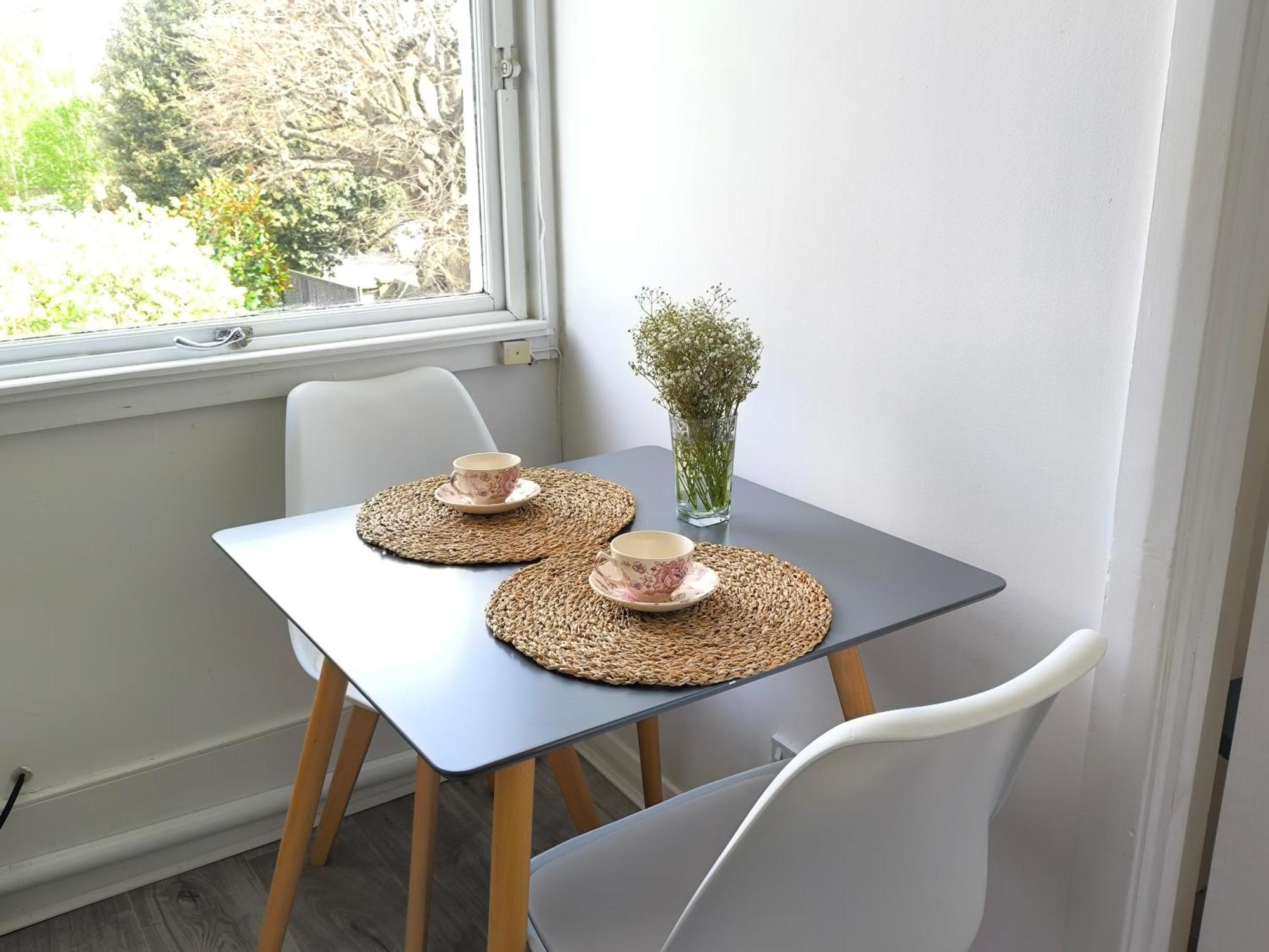 Bright Chiswick Apartment - Great Location Londra Exterior foto